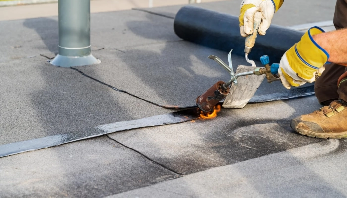 Najlepsze rozwiązanie dla fundamentów: Czy papa bitumiczna to nadal król hydroizolacji?