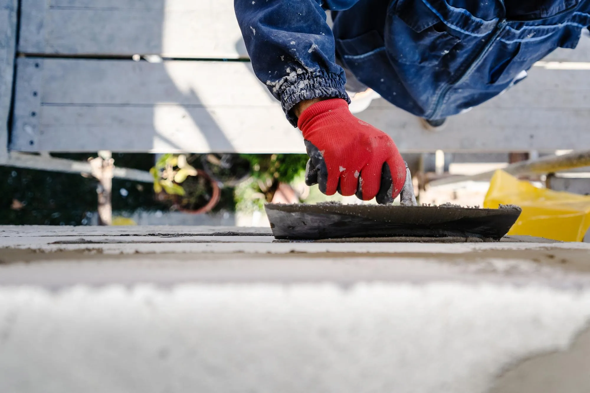 Uszczelnianie dylatacji balkonów i tarasów